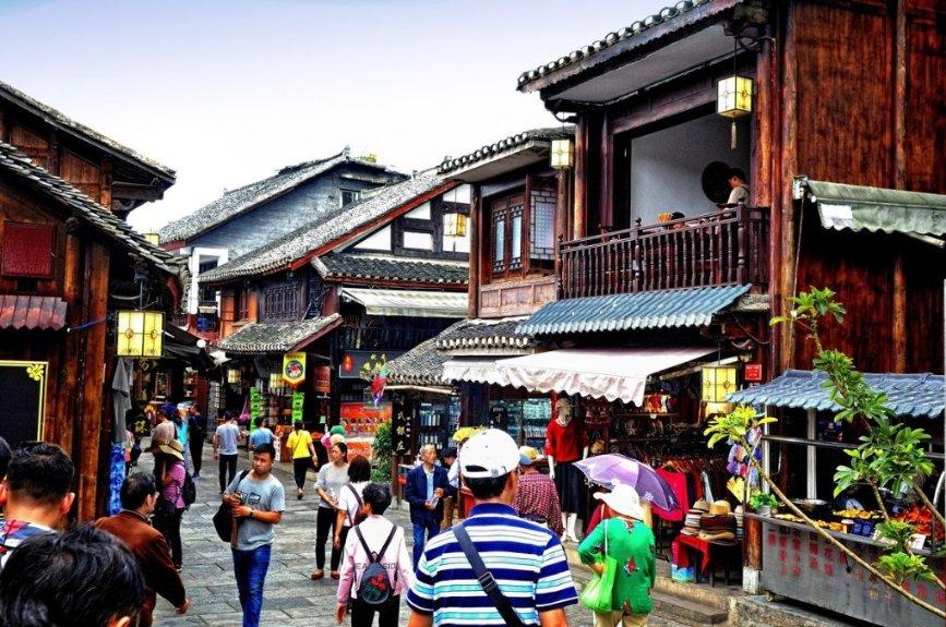 路特斯打价格战！新Eletre降10万，比蔚来ET9便宜多了
